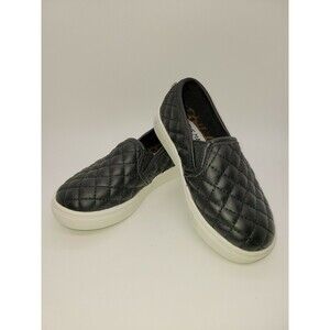 Steve Madden Black White Quilted Slip-On Sneakers Fashion 9 Youth Shoes  EUC